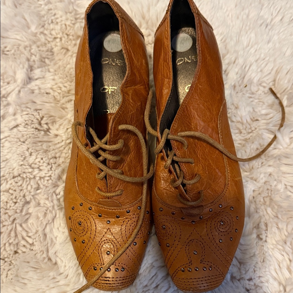 Elegant Tan Leather Women's Loafers